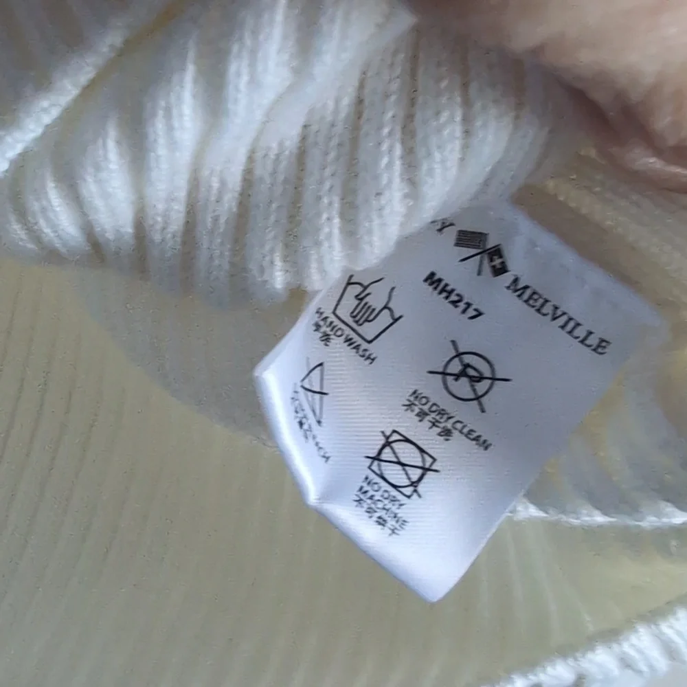 Brandy Melville Cream V-Neck Cardigan - Picture 4 of 4